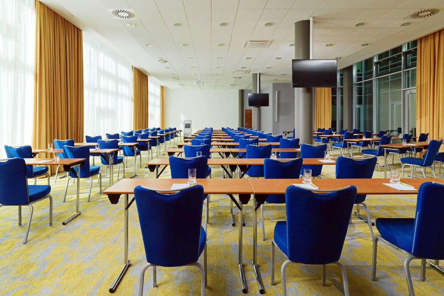 Courtyard Mitte 4*