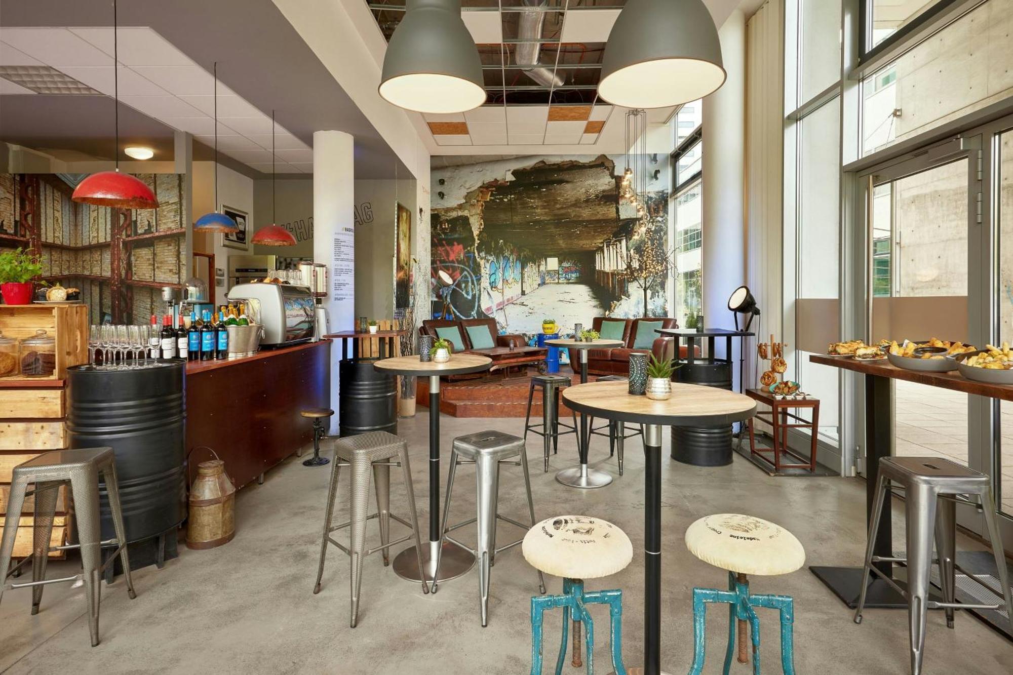 Hotel Courtyard Mitte 4*