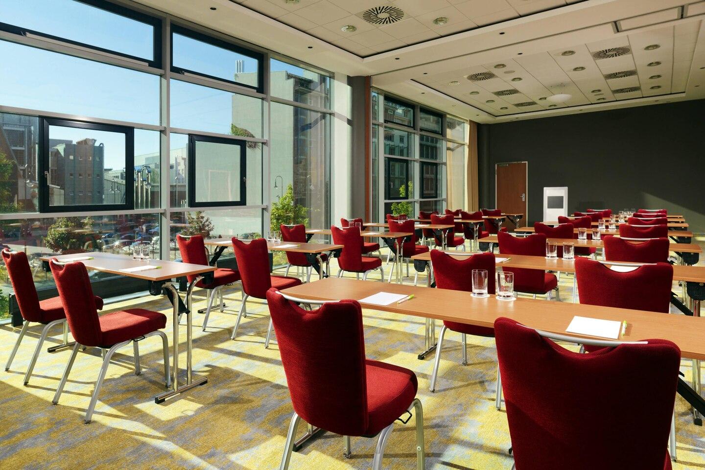 Hotel Courtyard Mitte 4*