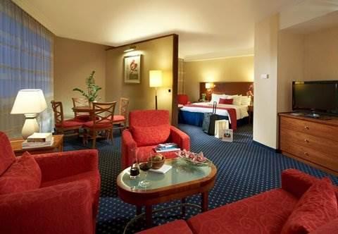 Hotel Courtyard Mitte 4*